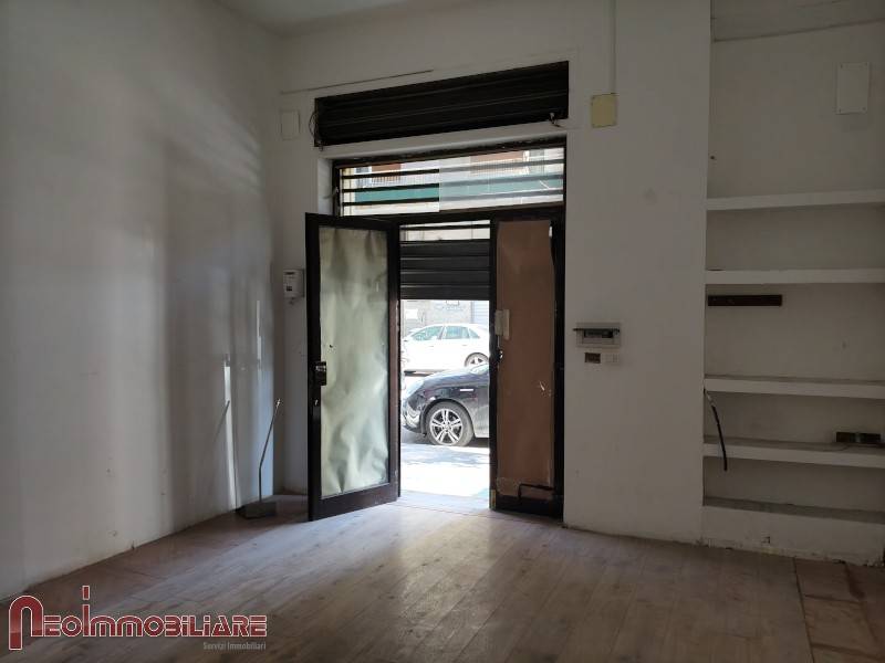 negozio in affitto a Pagani