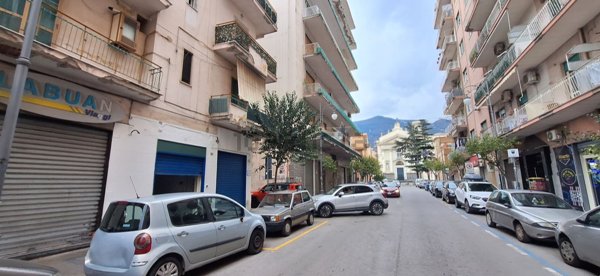 locale commerciale in affitto a Pagani