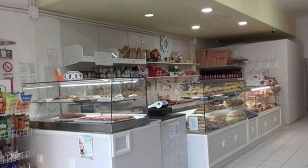 locale commerciale in affitto a Pagani