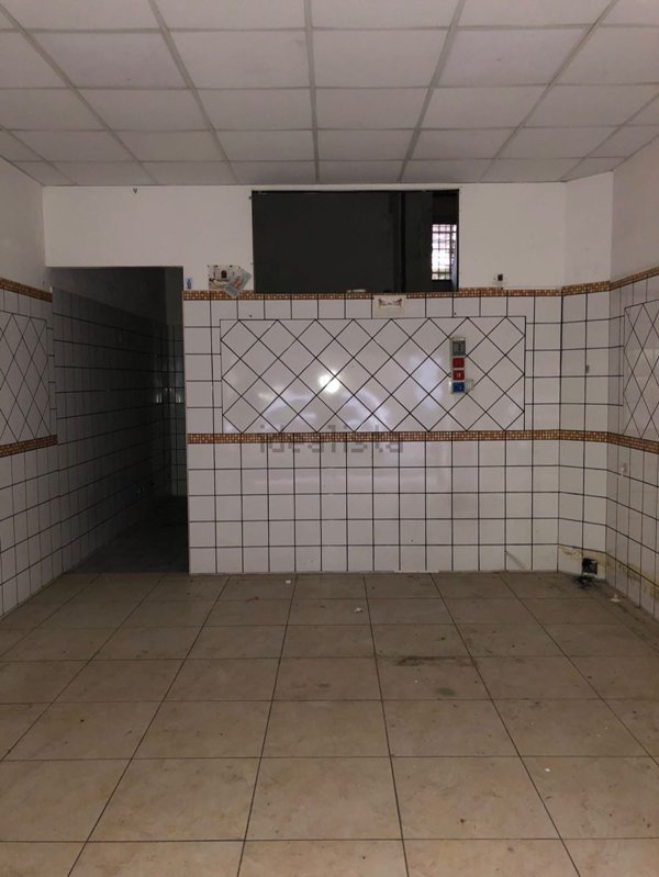 locale commerciale in affitto a Pagani