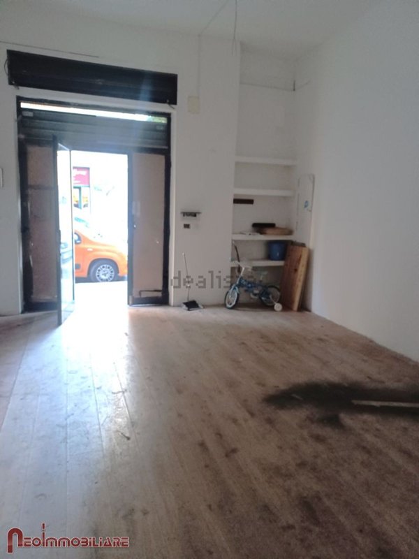 locale commerciale in affitto a Pagani