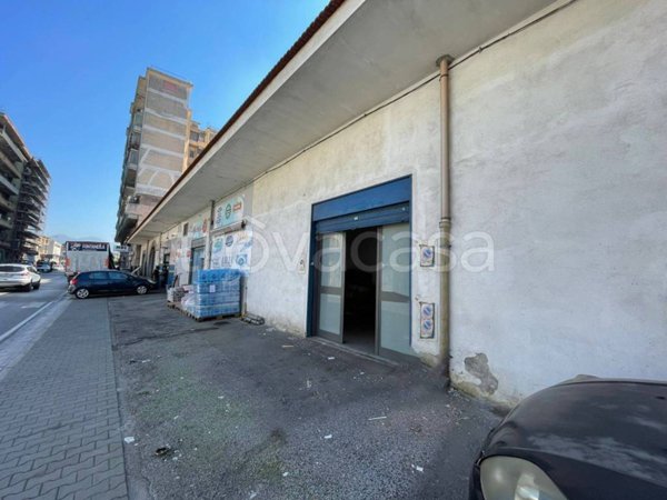 negozio in affitto a Pagani