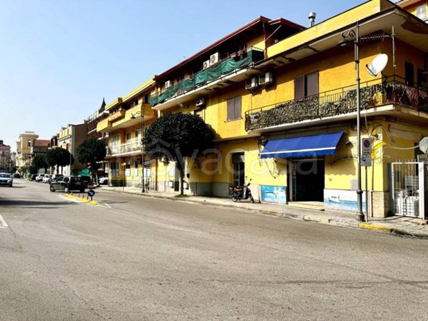 negozio in affitto a Pagani