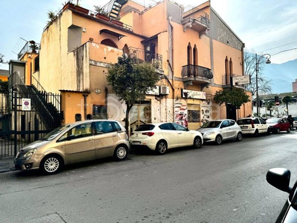 negozio in affitto a Pagani