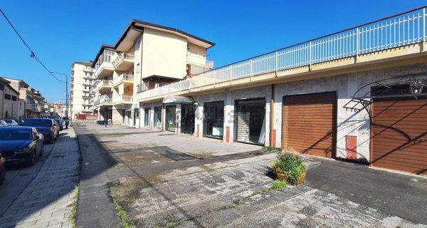 locale commerciale in affitto a Pagani