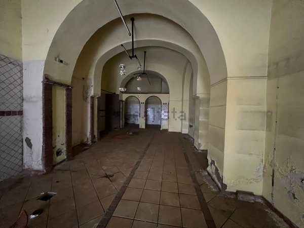 locale commerciale in affitto a Pagani