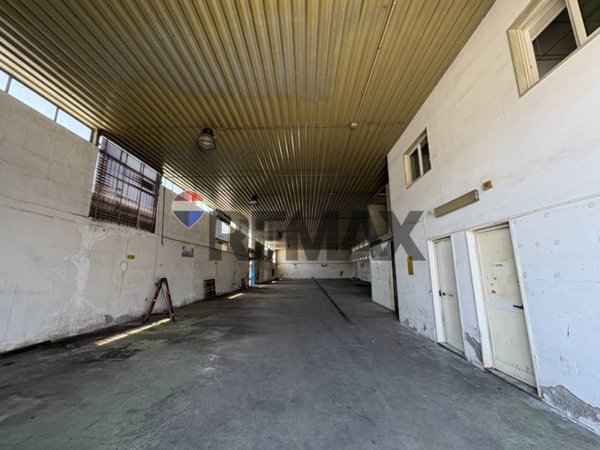 locale commerciale in affitto a Pagani