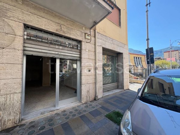 locale commerciale in affitto a Pagani