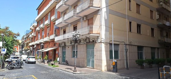 locale commerciale in affitto a Pagani