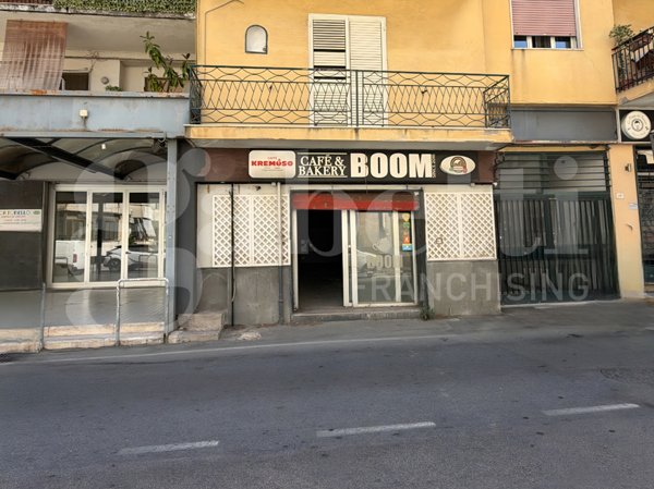 locale commerciale in affitto a Pagani