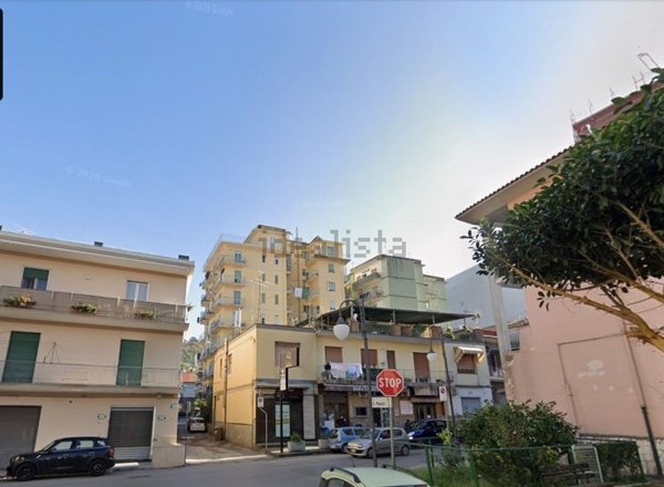 locale commerciale in affitto a Pagani