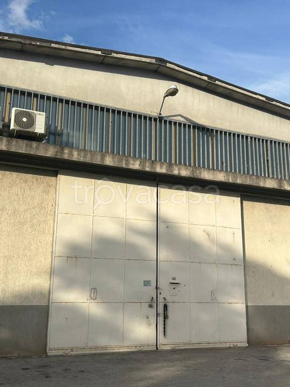 locale commerciale in affitto a Pellezzano