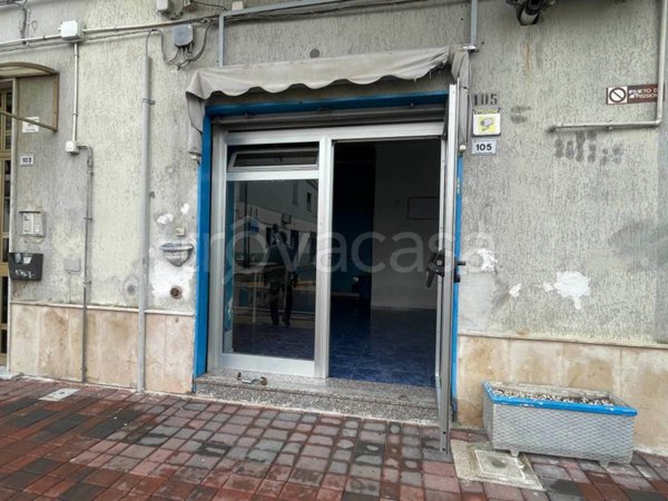 negozio in affitto a Pontecagnano Faiano