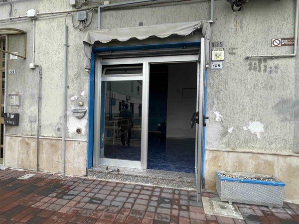 locale commerciale in vendita a Pontecagnano Faiano