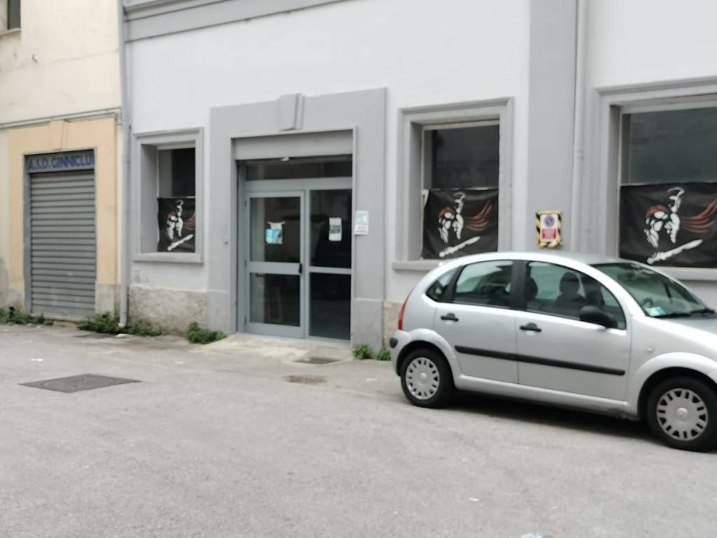 locale commerciale in affitto a Pontecagnano Faiano