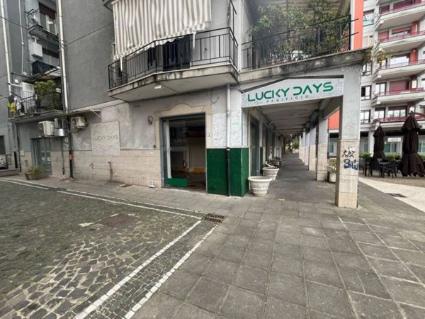 negozio in affitto a Pontecagnano Faiano