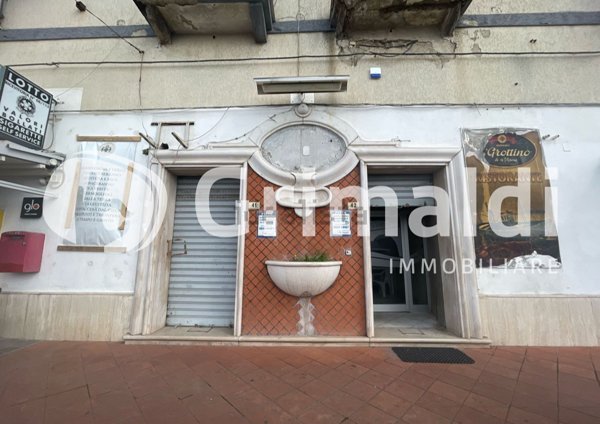 locale commerciale in affitto a Pontecagnano Faiano