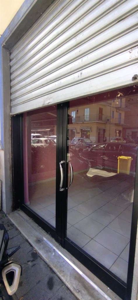 negozio in affitto a Pontecagnano Faiano