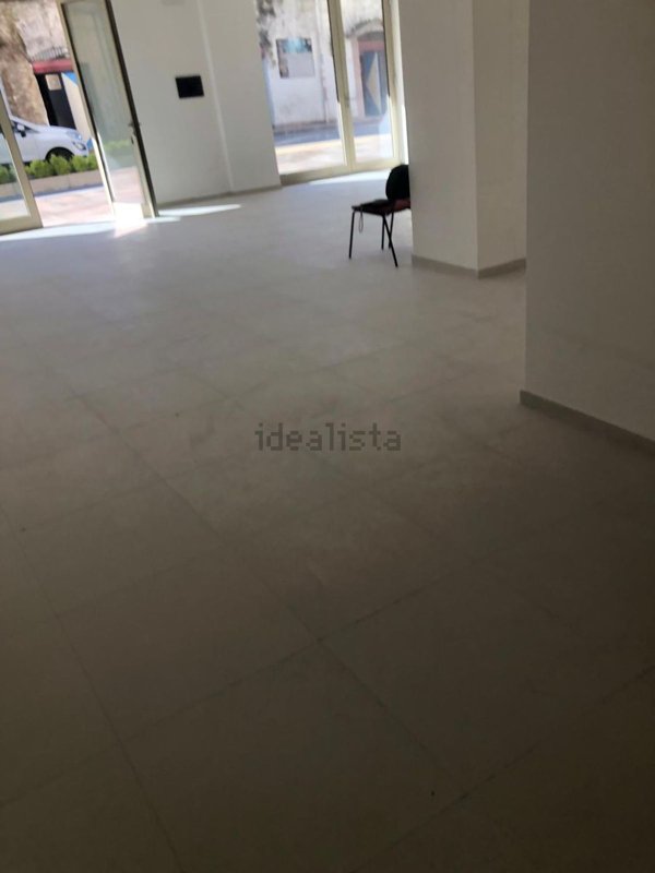 locale commerciale in affitto a Pontecagnano Faiano