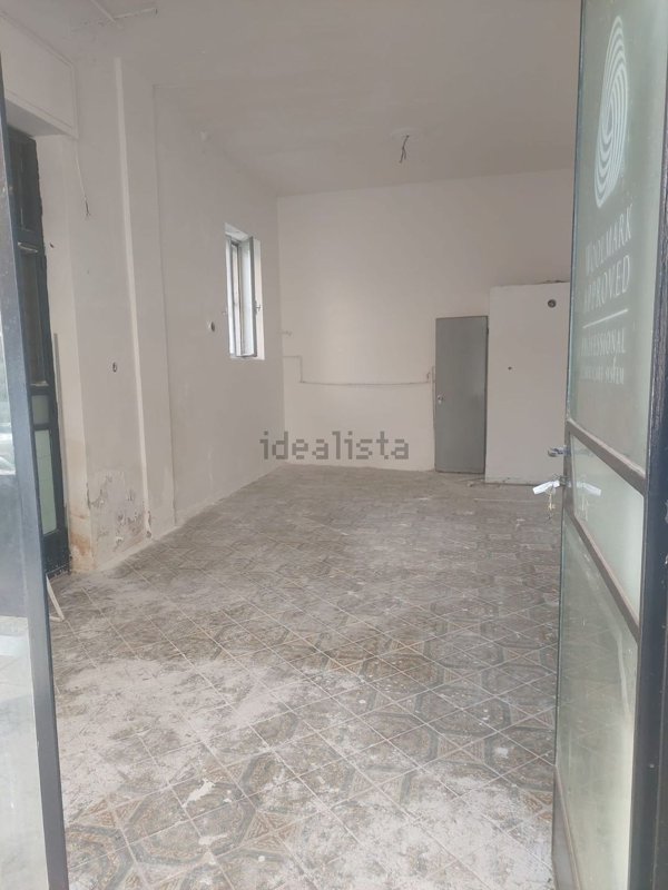 locale commerciale in affitto a Pontecagnano Faiano