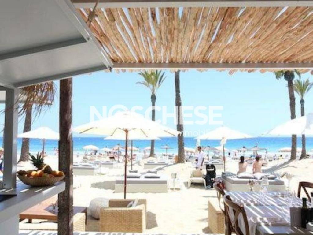 negozio in affitto a Pontecagnano Faiano in zona Magazzeno