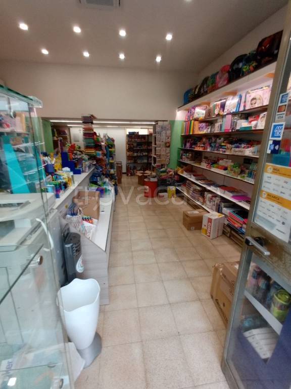 negozio in affitto a Pontecagnano Faiano