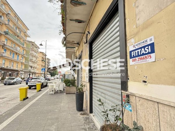 negozio in affitto a Pontecagnano Faiano