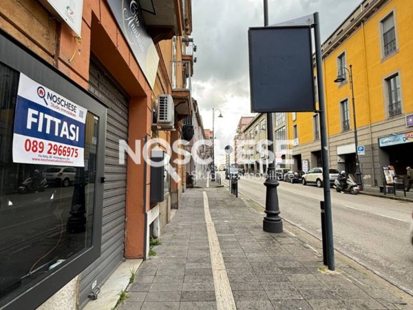 negozio in affitto a Pontecagnano Faiano
