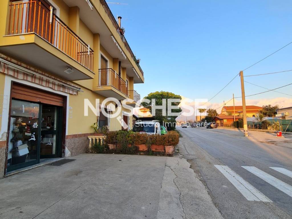 negozio in affitto a Pontecagnano Faiano