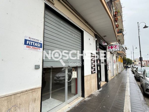 negozio in affitto a Pontecagnano Faiano