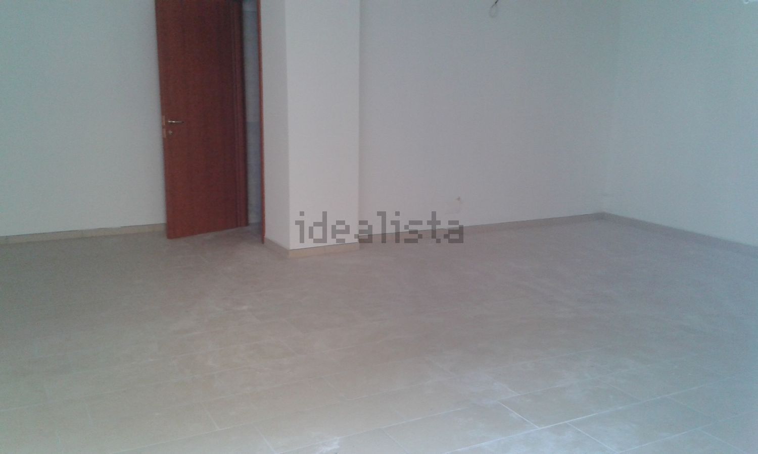 locale commerciale in affitto a Pontecagnano Faiano