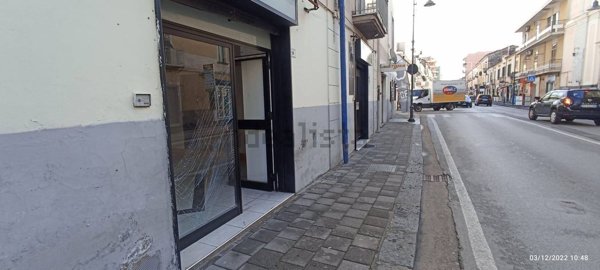 negozio in affitto a Pontecagnano Faiano in zona Sant'Antonio