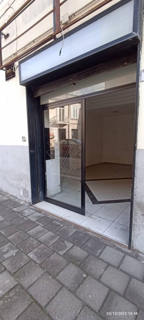 negozio in affitto a Pontecagnano Faiano in zona Sant'Antonio