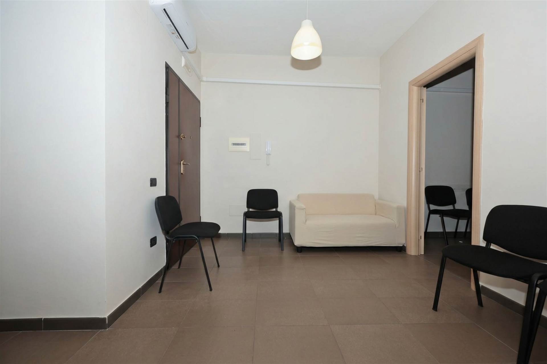 ufficio in affitto a Pontecagnano Faiano in zona Sant'Antonio