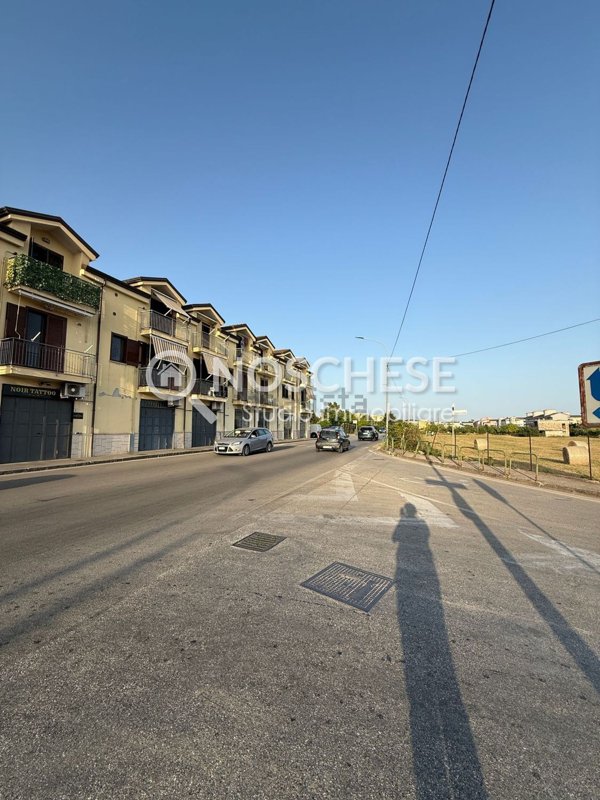 locale commerciale in affitto a Pontecagnano Faiano in zona Sant'Antonio