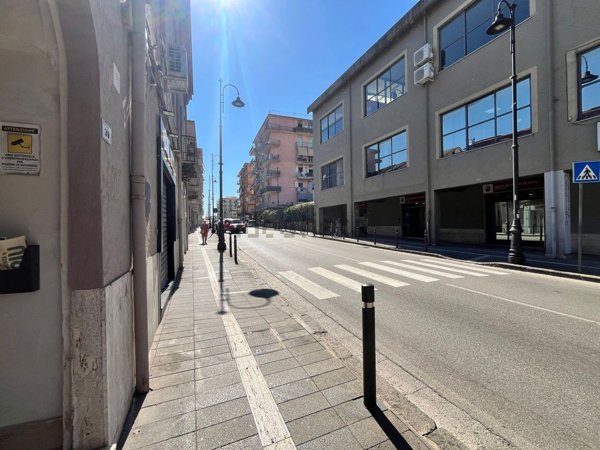 locale commerciale in affitto a Pontecagnano Faiano in zona Sant'Antonio