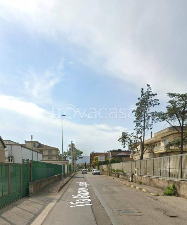 locale commerciale in affitto a Pontecagnano Faiano in zona Sant'Antonio