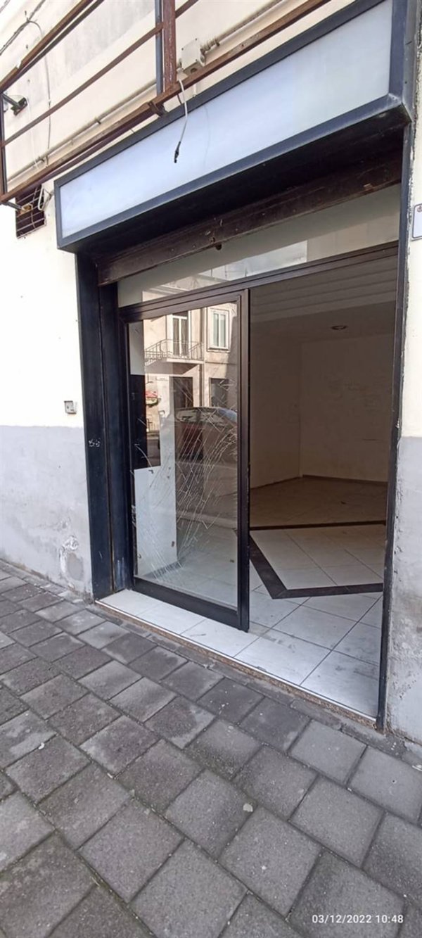 negozio in affitto a Pontecagnano Faiano in zona Sant'Antonio