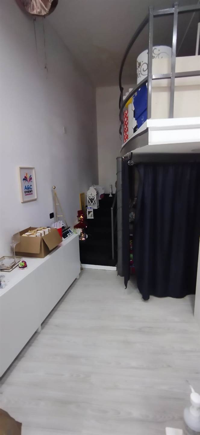 locale commerciale in affitto a Pontecagnano Faiano in zona Sant'Antonio