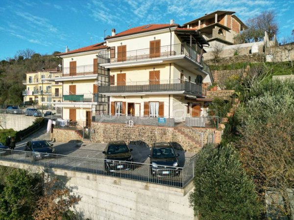 casa indipendente in affitto a Prignano Cilento