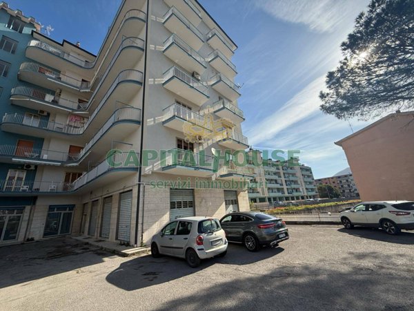 locale commerciale in affitto a Roccapiemonte