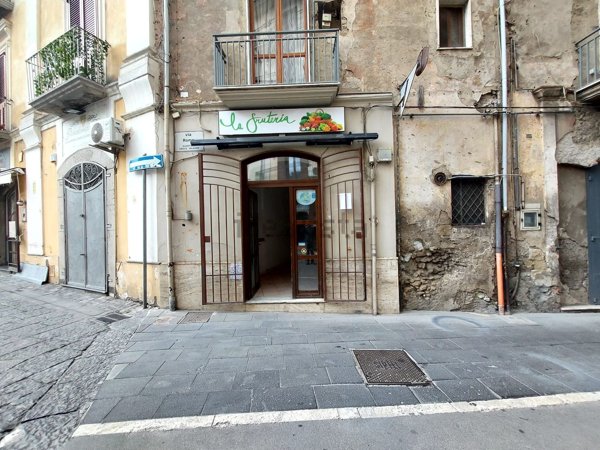 locale commerciale in affitto a Roccapiemonte