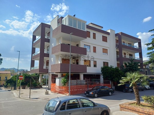 locale commerciale in affitto a Roccapiemonte