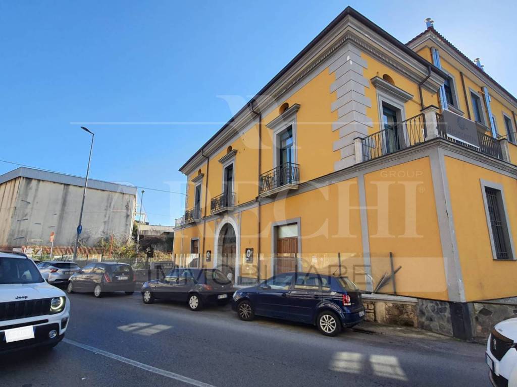 locale commerciale in affitto a Salerno in zona San Leonardo