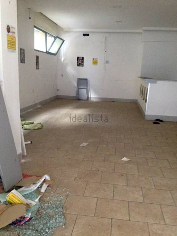locale commerciale in affitto a Salerno in zona Pastena