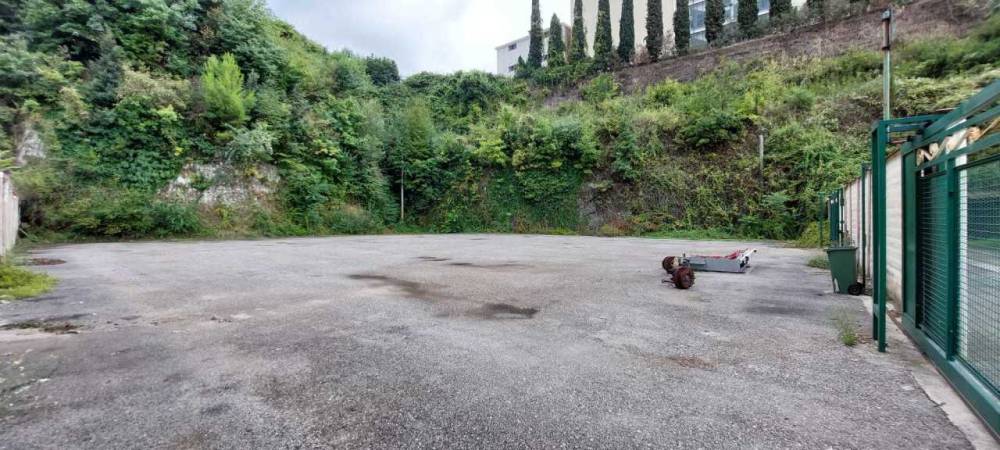locale di sgombero in affitto a Salerno