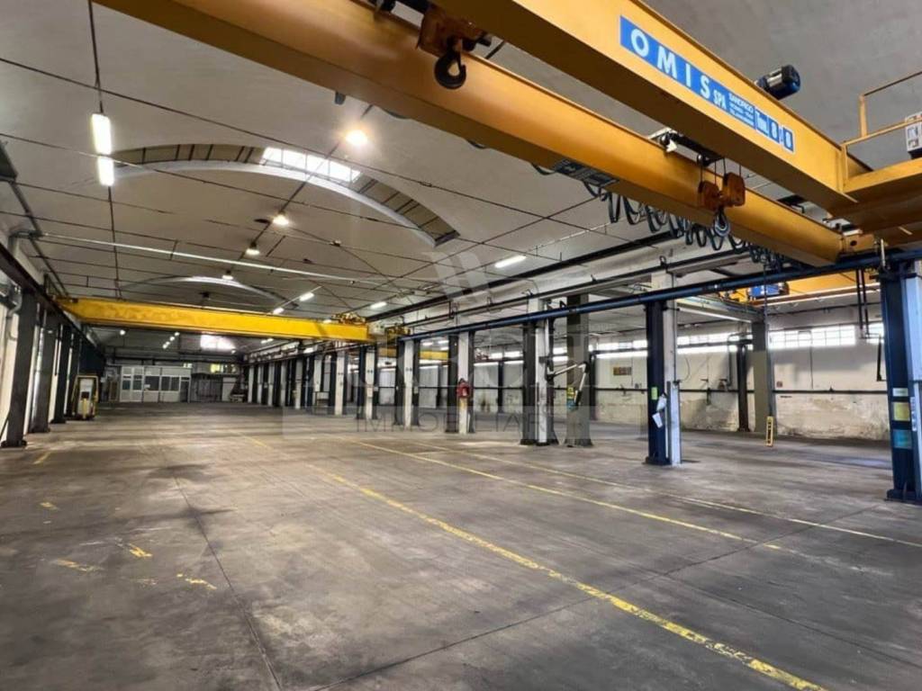 locale commerciale in affitto a Salerno in zona Irno