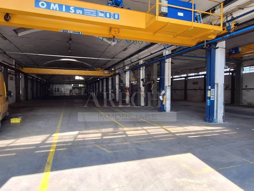 locale commerciale in affitto a Salerno in zona Ogliara