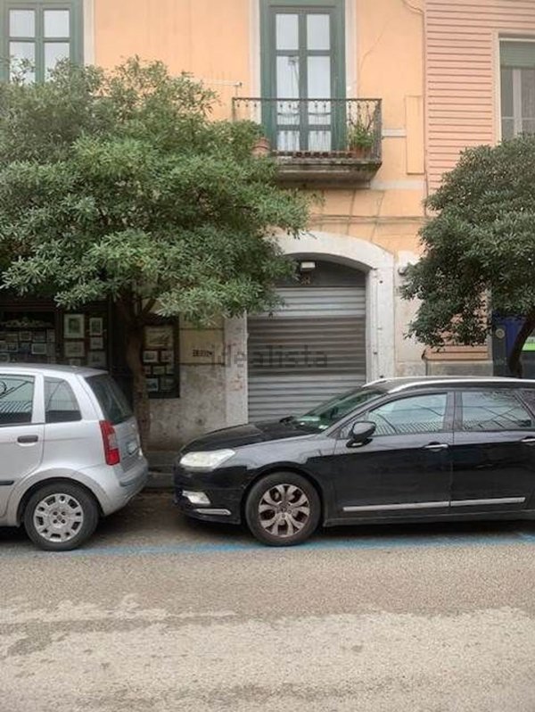 locale commerciale in affitto a Salerno in zona Arce-Vernieri