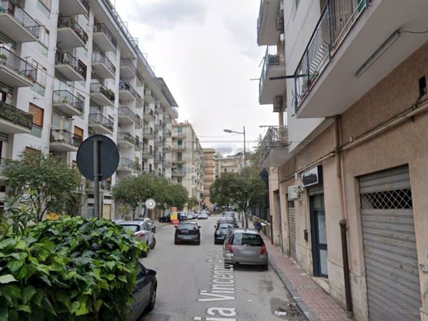 negozio in affitto a Salerno in zona Torrione